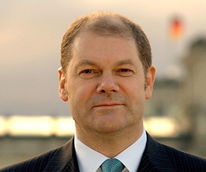 Olaf Scholz, First Mayor